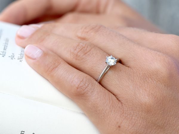 Verlobungsringe online wählen und lokal kaufen