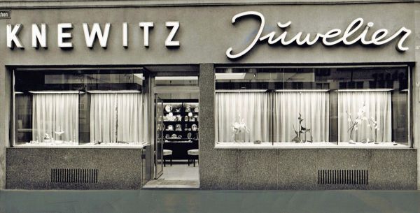 Historisches Bild zeigt Außenansicht von Juwelier Knewitz in Mainz